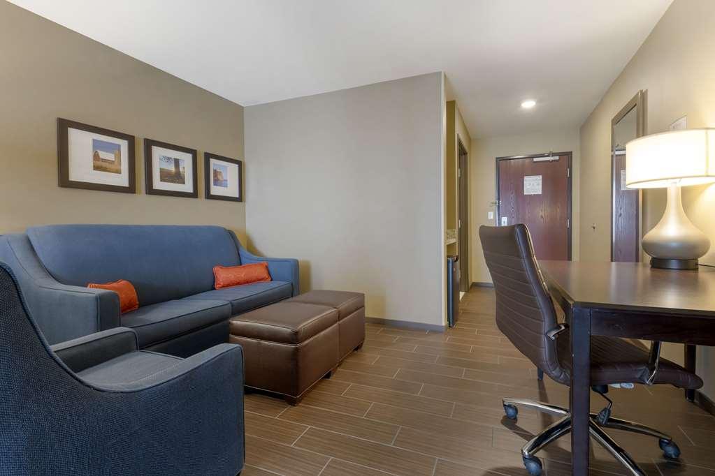 Comfort Suites & Conference Center Worthington Room photo