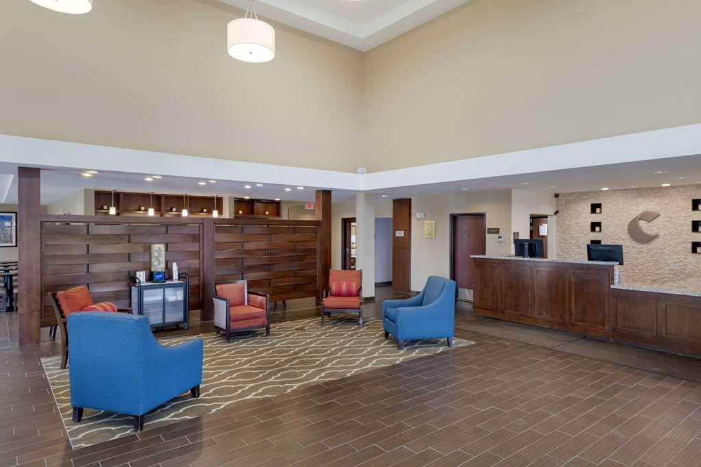 Comfort Suites & Conference Center Worthington Interior photo